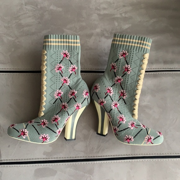 🌸NWT FENDI Open Knit Sock Boots size Eur 36 - Picture 17 of 17